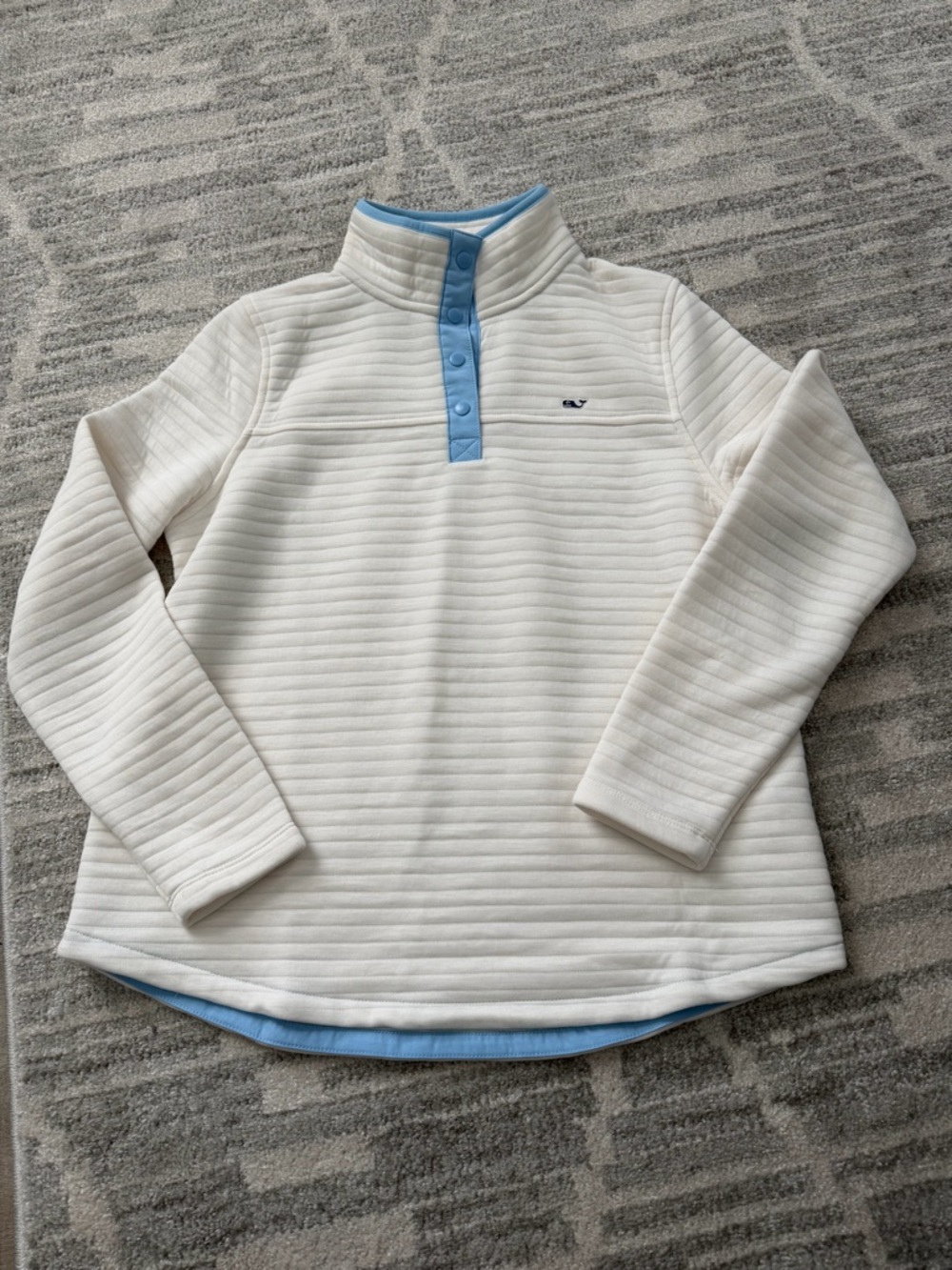 New Vineyard Vines White Quilted Pullover with Light Blue Trim and Whale Logo